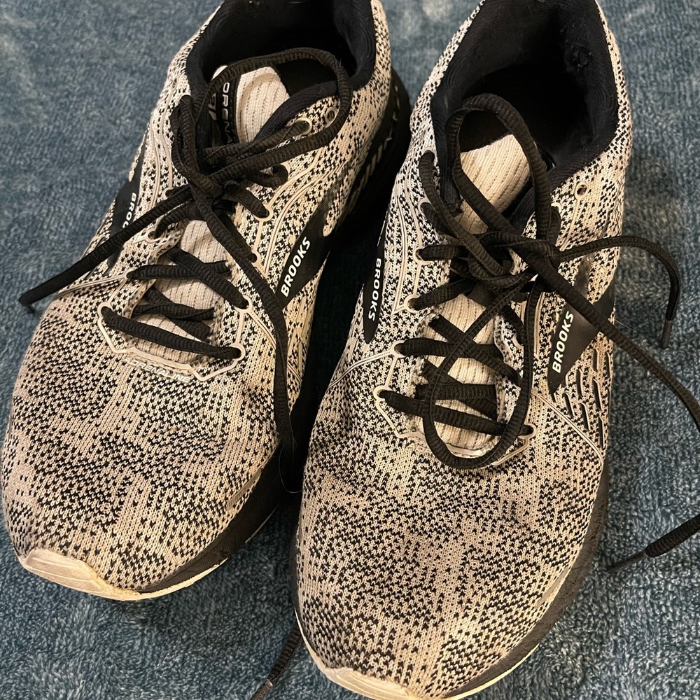 BROOKS RUNNING SHOES